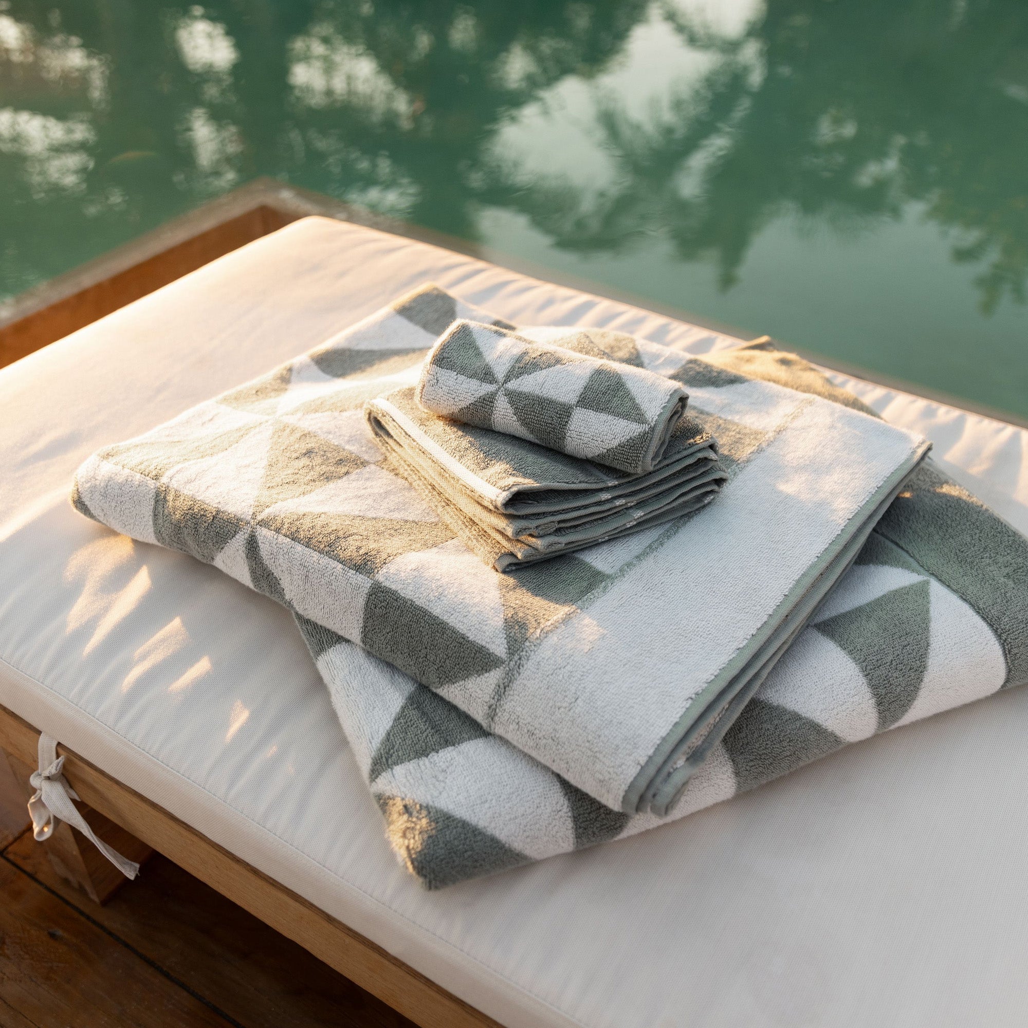Umbra Australian Cotton Towels — Plush 600 GSM Bath Towel Sets